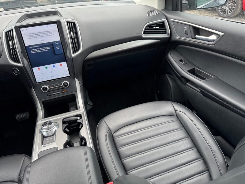 Ford Edge Vehicle Full-screen Gallery Image 17