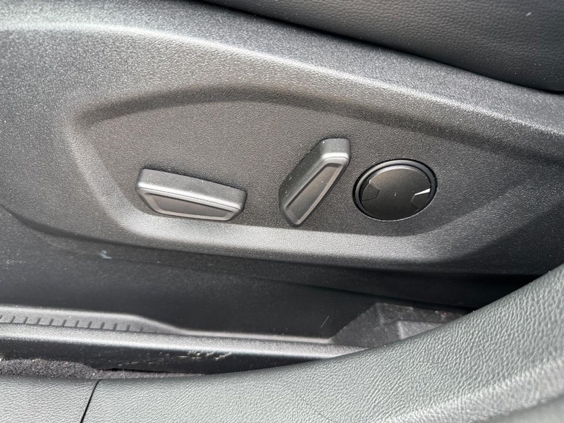 Ford Edge Vehicle Full-screen Gallery Image 18