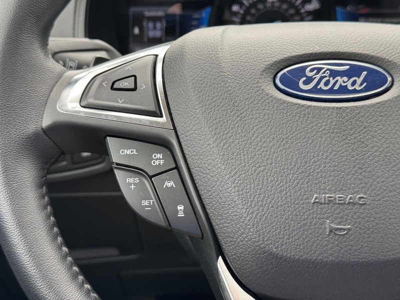 Ford Edge Vehicle Full-screen Gallery Image 21