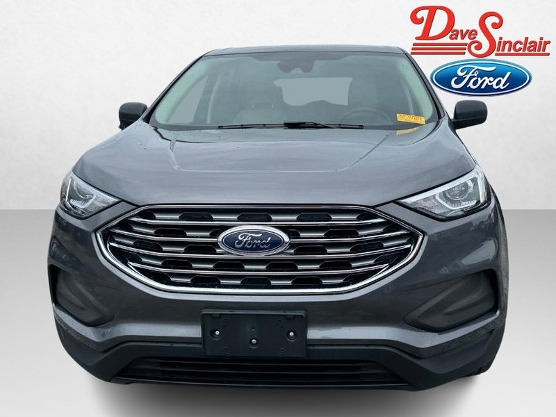 Ford Edge Vehicle Full-screen Gallery Image 02