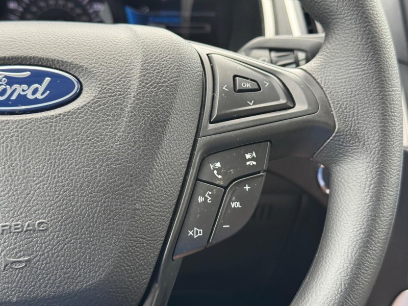 Ford Edge Vehicle Full-screen Gallery Image 22