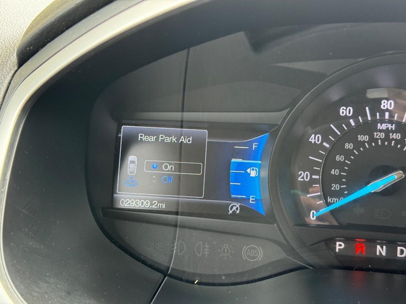 Ford Edge Vehicle Full-screen Gallery Image 24