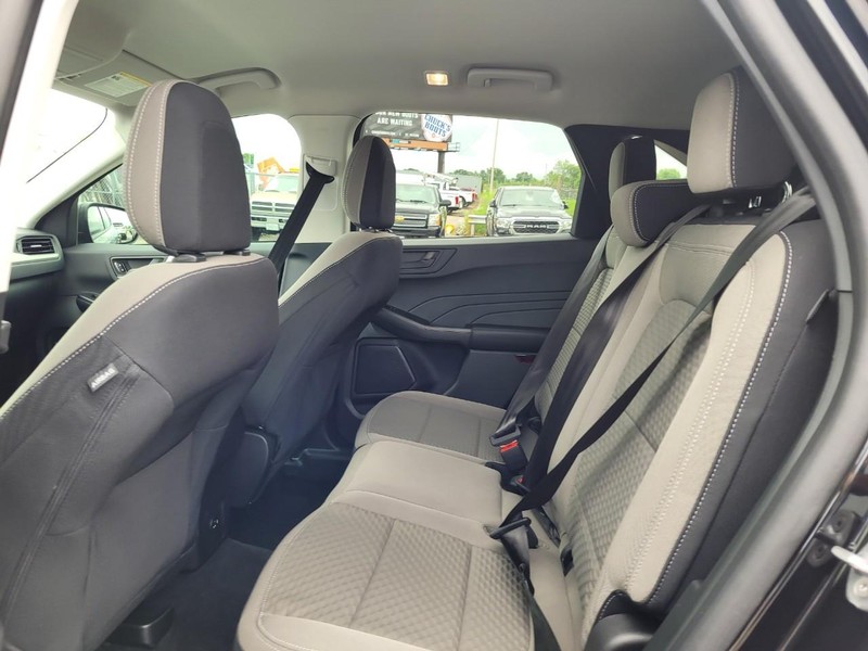 Ford Escape Vehicle Full-screen Gallery Image 12