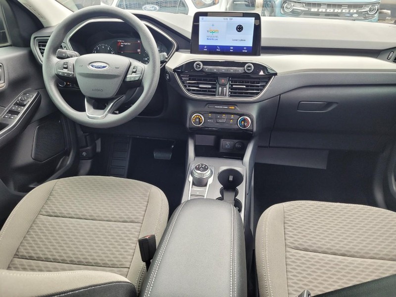 Ford Escape Vehicle Full-screen Gallery Image 15