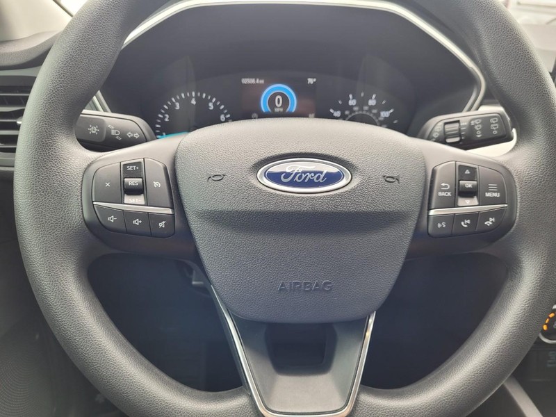 Ford Escape Vehicle Full-screen Gallery Image 19