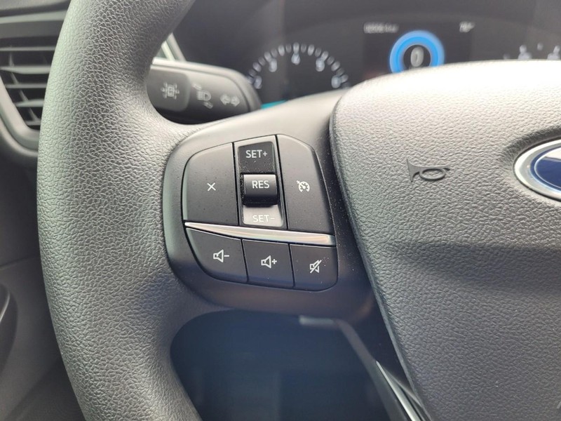 Ford Escape Vehicle Full-screen Gallery Image 20