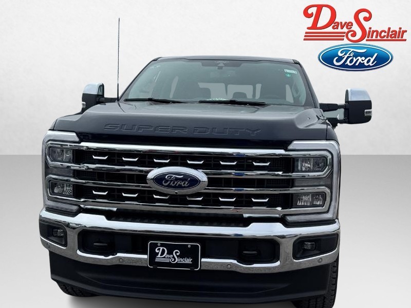 Ford Super Duty F-250 SRW Vehicle Full-screen Gallery Image 02