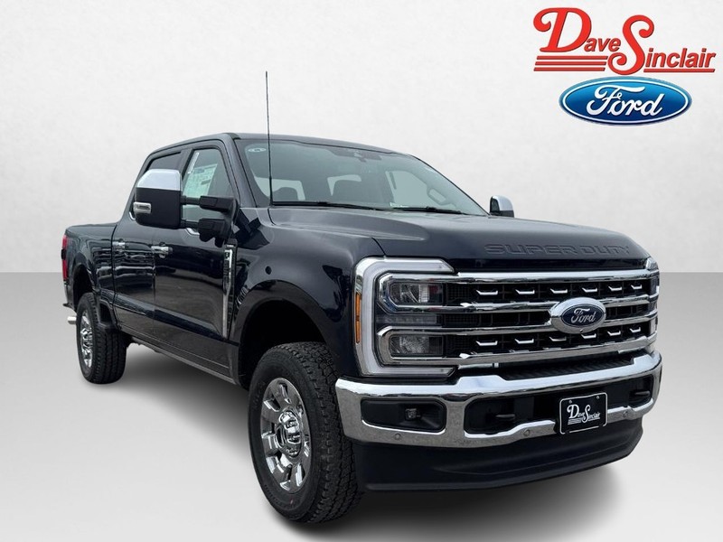 Ford Super Duty F-250 SRW Vehicle Full-screen Gallery Image 04