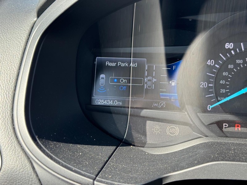 Ford Edge Vehicle Full-screen Gallery Image 25