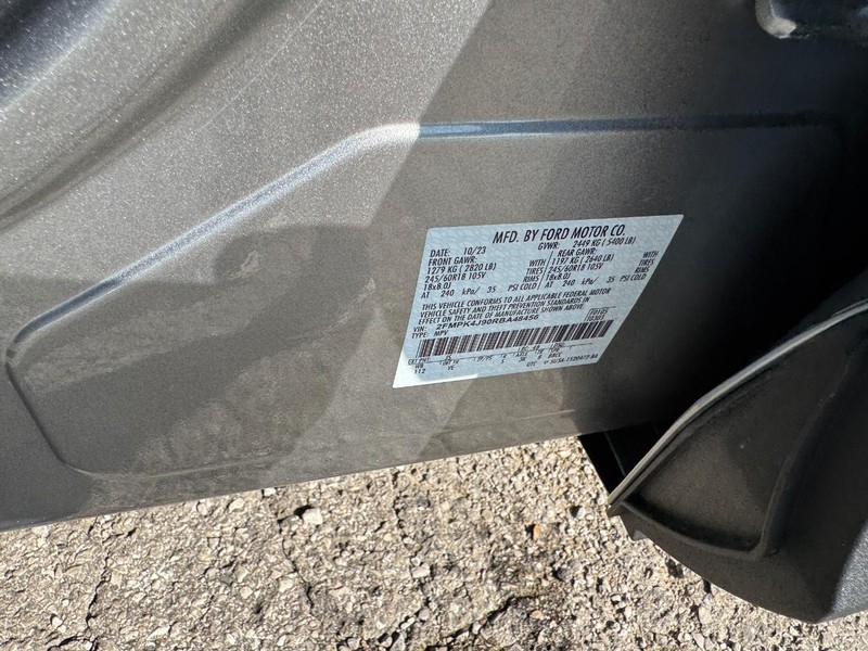 Ford Edge Vehicle Full-screen Gallery Image 26
