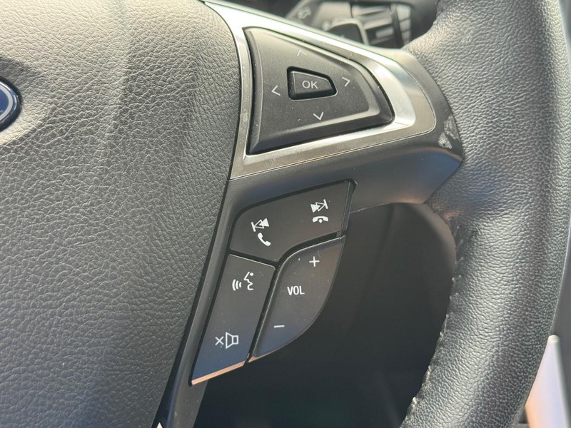 Ford Edge Vehicle Full-screen Gallery Image 20