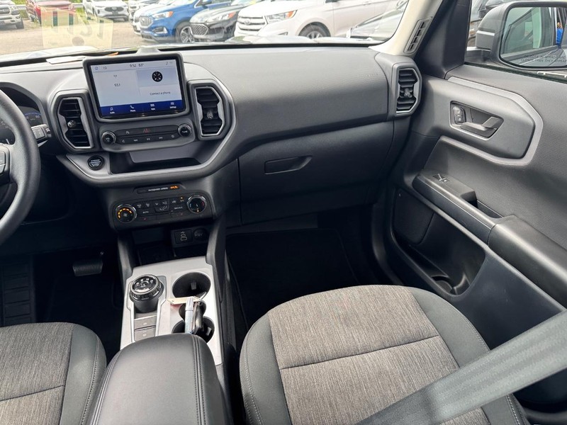 Ford Bronco Sport Vehicle Full-screen Gallery Image 16