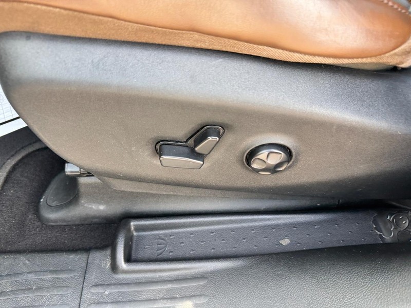 Chrysler Pacifica Vehicle Full-screen Gallery Image 20
