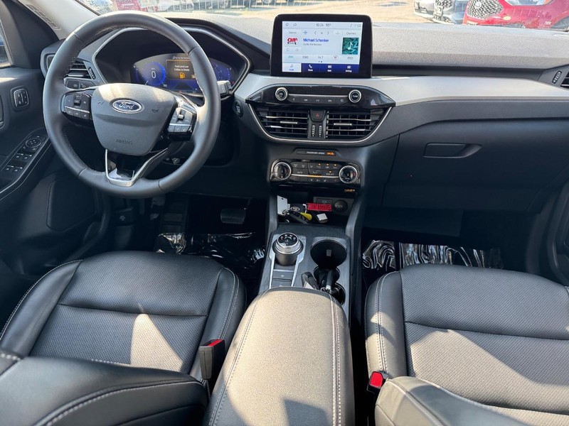 Ford Escape Vehicle Full-screen Gallery Image 15