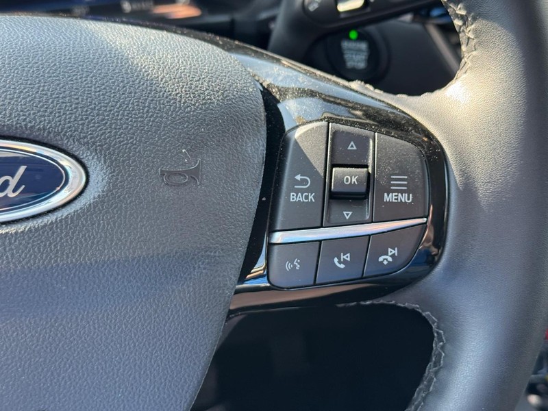 Ford Escape Vehicle Full-screen Gallery Image 22