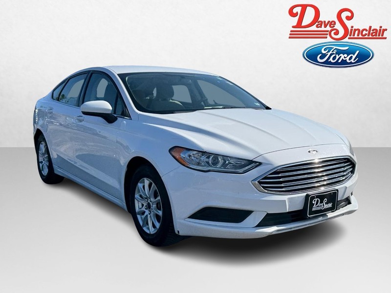 Ford Fusion Vehicle Full-screen Gallery Image 04