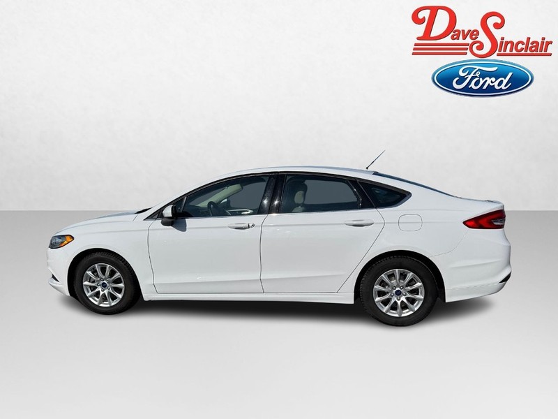 Ford Fusion Vehicle Full-screen Gallery Image 10