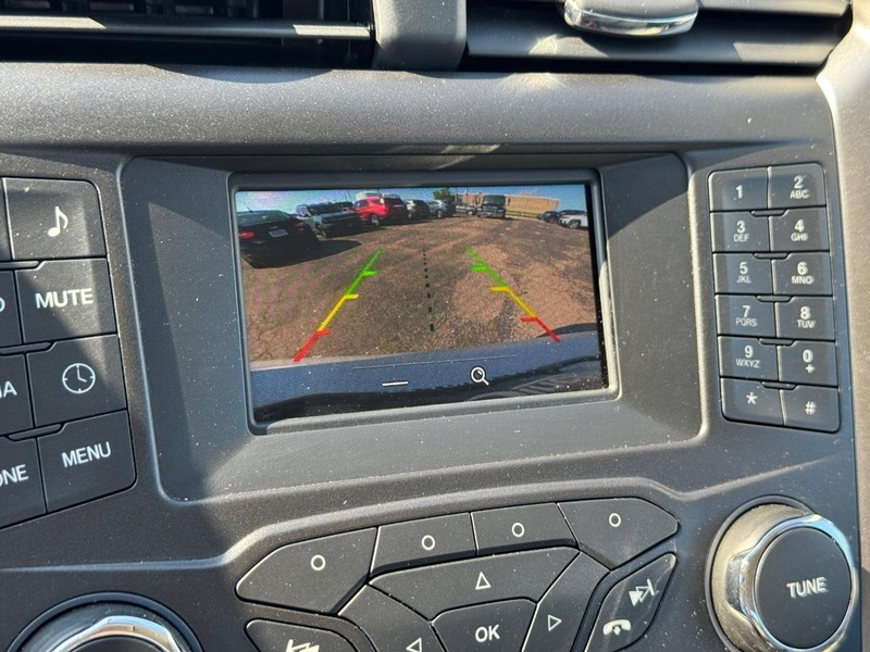 Ford Fusion Vehicle Full-screen Gallery Image 22