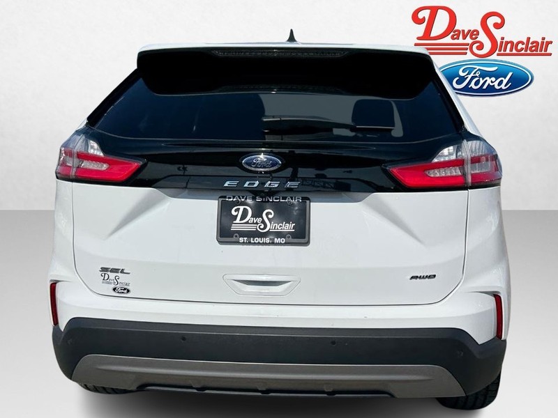 Ford Edge Vehicle Full-screen Gallery Image 08