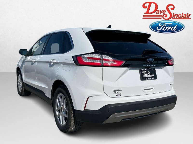 Ford Edge Vehicle Full-screen Gallery Image 09