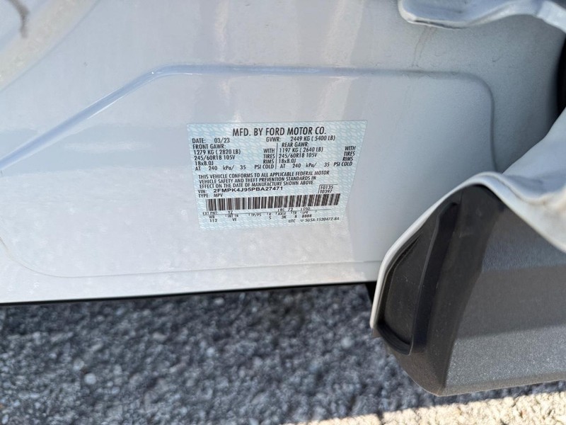 Ford Edge Vehicle Full-screen Gallery Image 26
