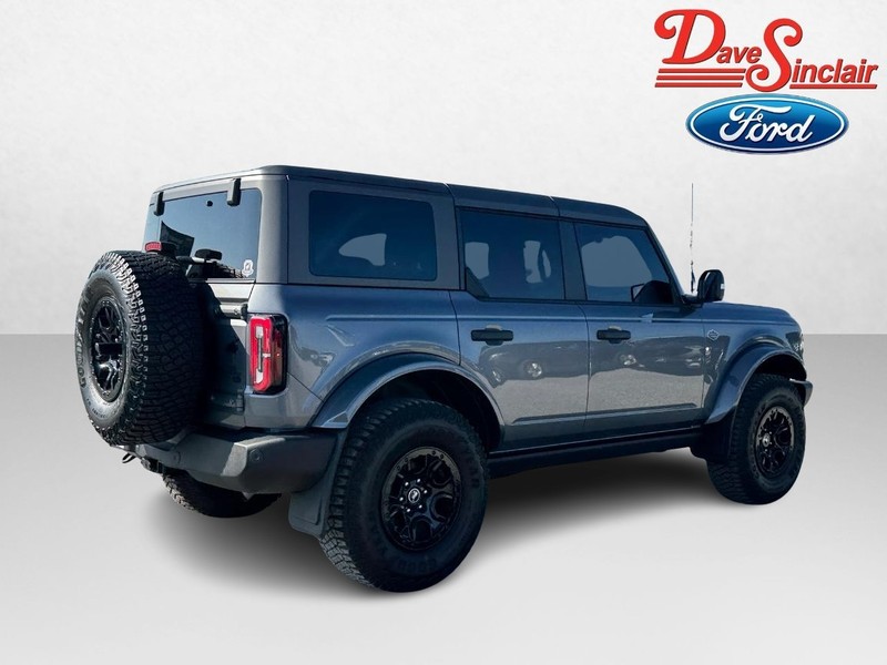 Ford Bronco Vehicle Full-screen Gallery Image 07