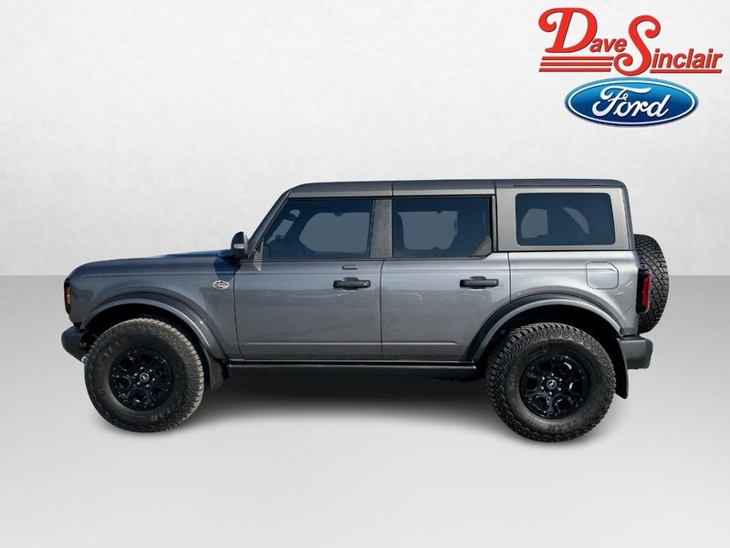 Ford Bronco Vehicle Full-screen Gallery Image 09