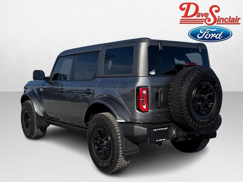 Ford Bronco Vehicle Full-screen Gallery Image 10
