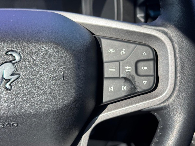 Ford Bronco Vehicle Full-screen Gallery Image 21