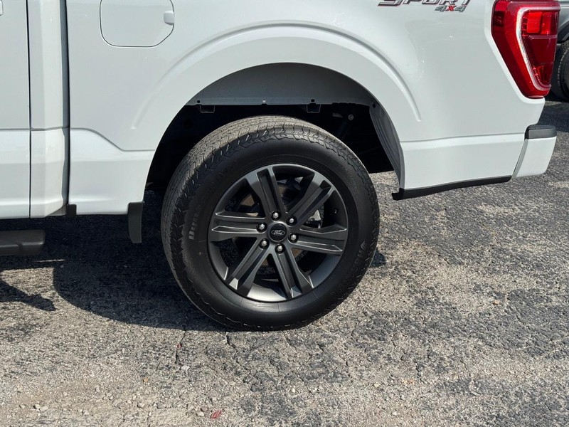 Ford F-150 Vehicle Full-screen Gallery Image 11