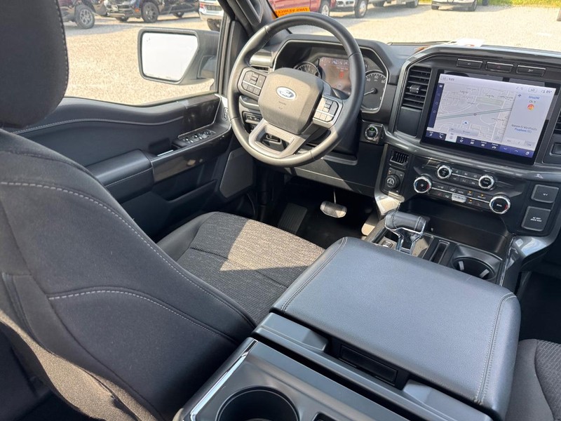Ford F-150 Vehicle Full-screen Gallery Image 15