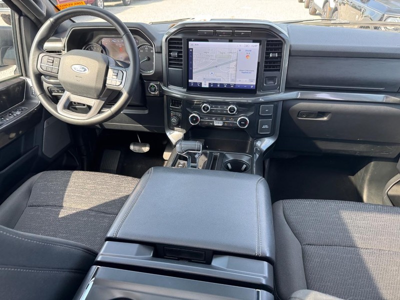 Ford F-150 Vehicle Full-screen Gallery Image 16