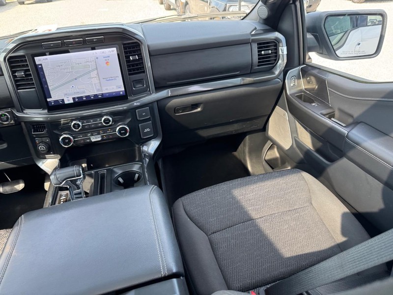 Ford F-150 Vehicle Full-screen Gallery Image 17