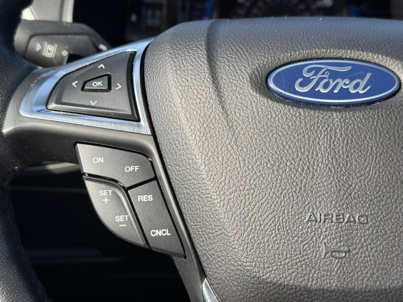 Ford Edge Vehicle Full-screen Gallery Image 20