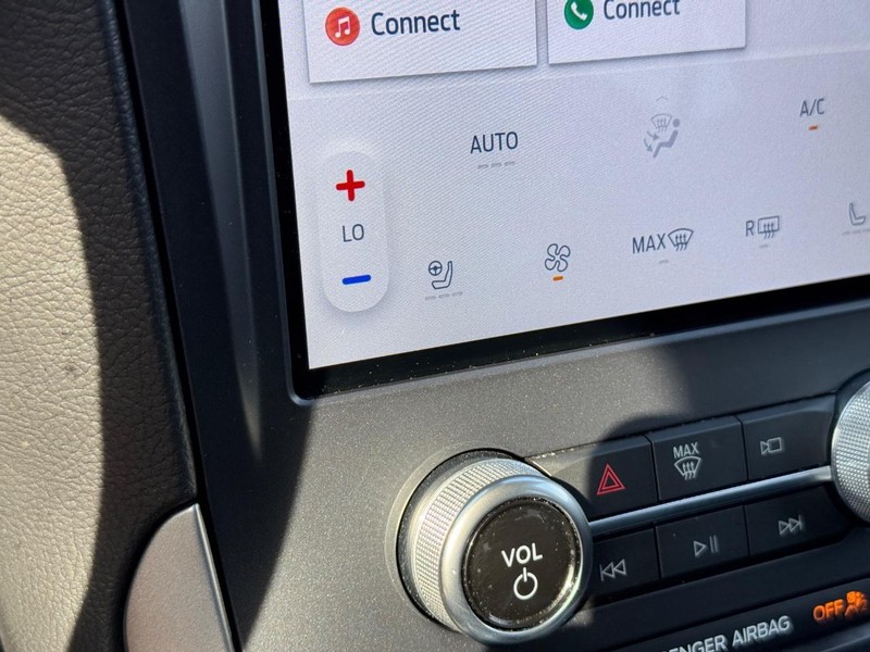 Ford Edge Vehicle Full-screen Gallery Image 22