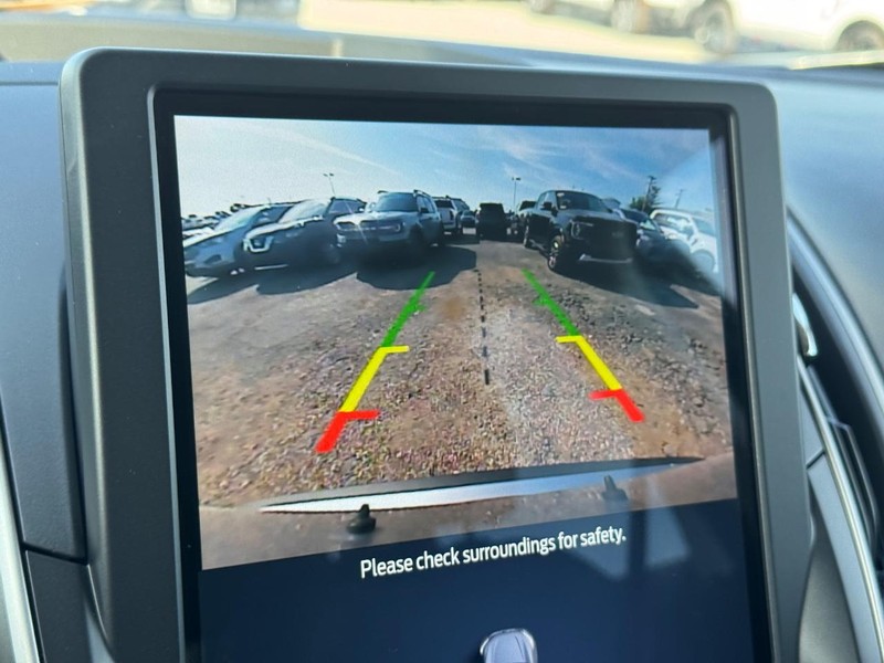 Ford Edge Vehicle Full-screen Gallery Image 23