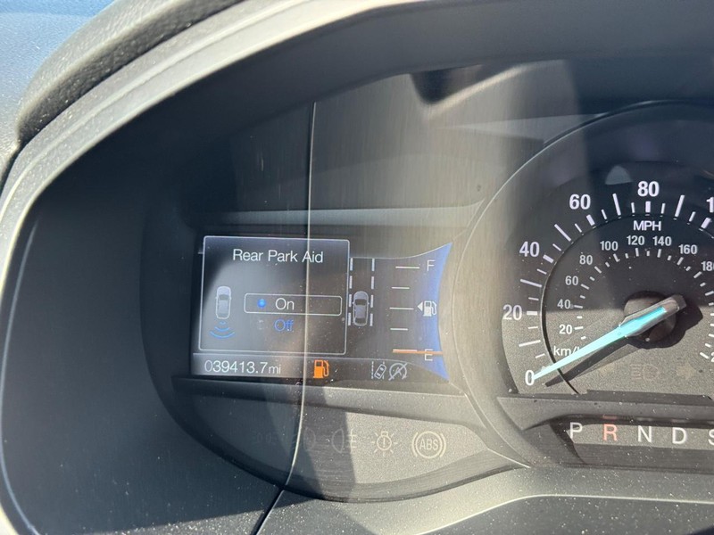 Ford Edge Vehicle Full-screen Gallery Image 24