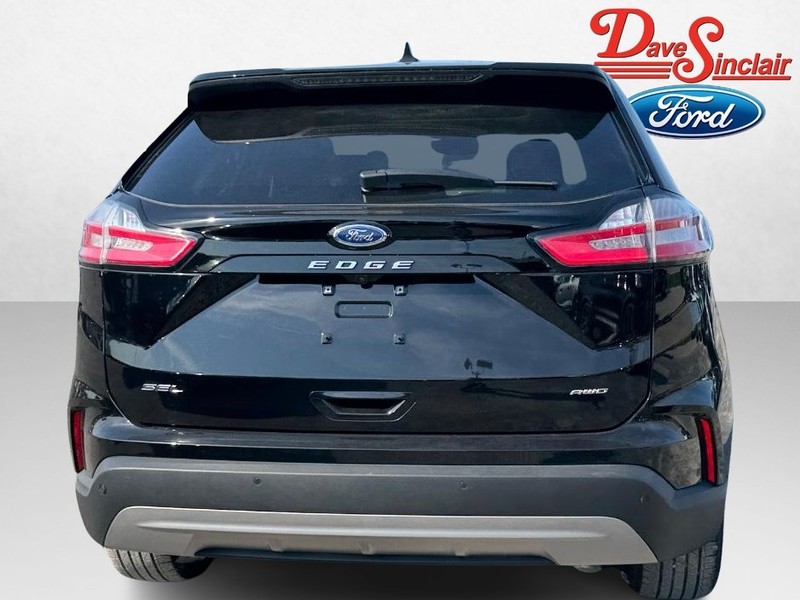 Ford Edge Vehicle Full-screen Gallery Image 08