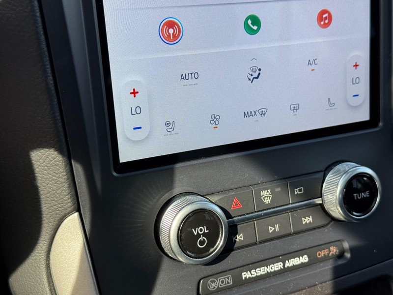 Ford Edge Vehicle Full-screen Gallery Image 23