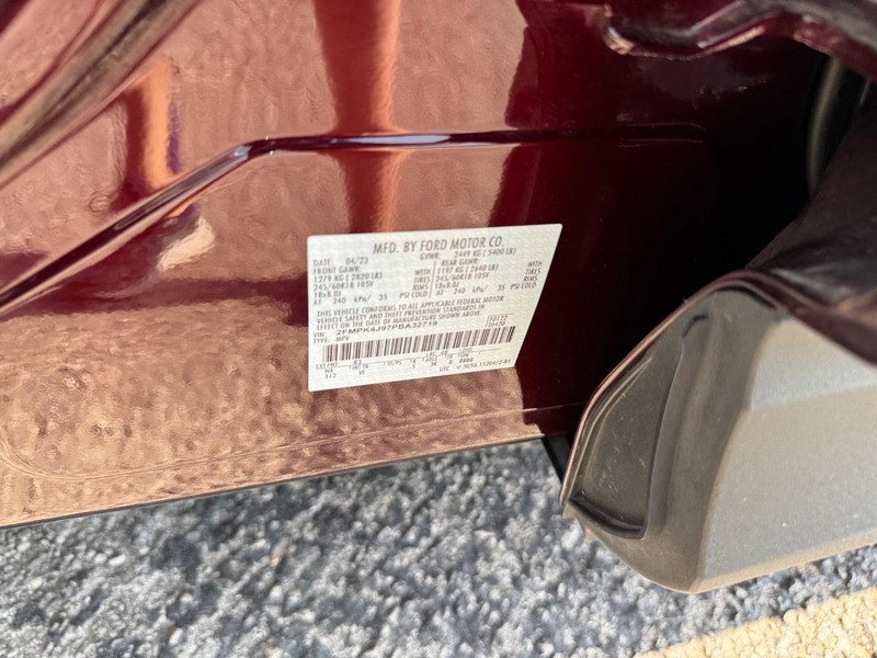 Ford Edge Vehicle Full-screen Gallery Image 25
