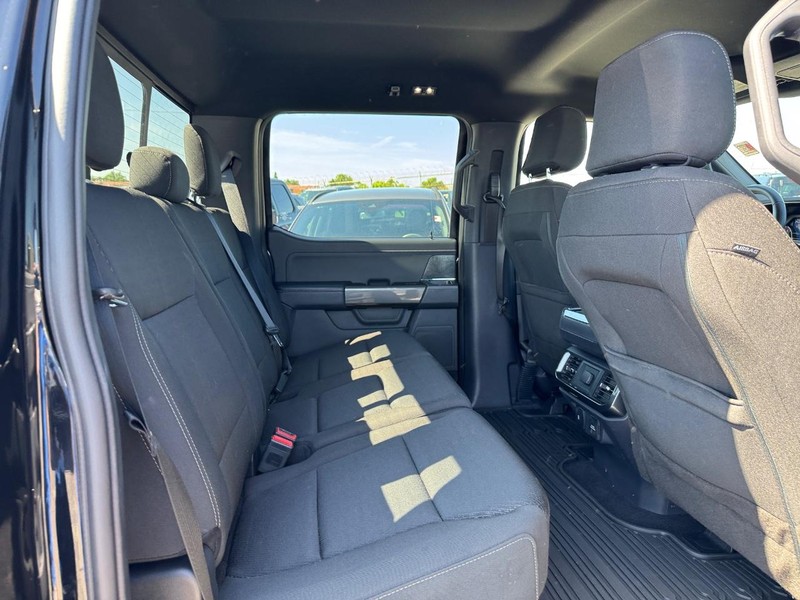 Ford F-150 Vehicle Full-screen Gallery Image 13