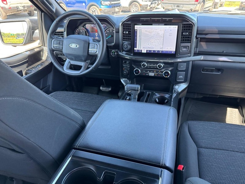 Ford F-150 Vehicle Full-screen Gallery Image 15