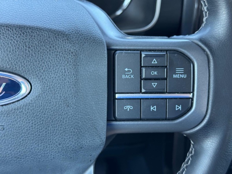 Ford F-150 Vehicle Full-screen Gallery Image 21