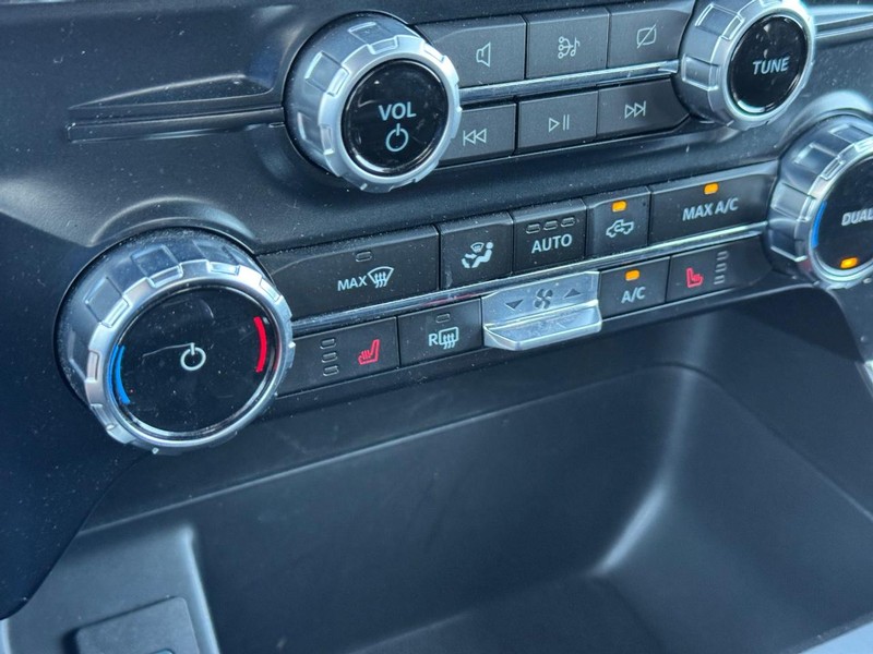 Ford F-150 Vehicle Full-screen Gallery Image 23