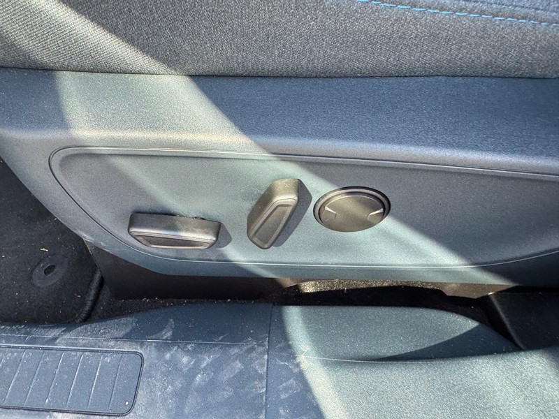 Ford Maverick Vehicle Full-screen Gallery Image 18