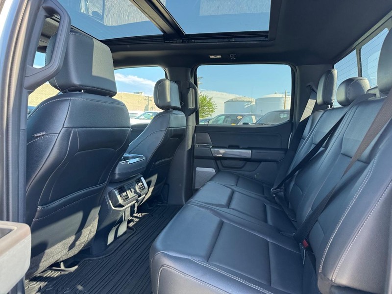 Ford F-150 Vehicle Full-screen Gallery Image 12