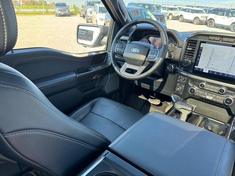 Ford F-150 Vehicle Full-screen Gallery Image 15