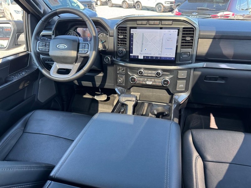 Ford F-150 Vehicle Full-screen Gallery Image 16