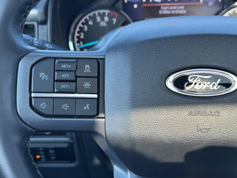 Ford F-150 Vehicle Full-screen Gallery Image 21
