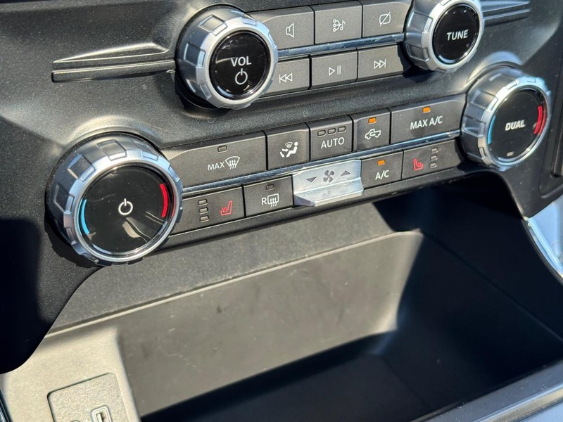 Ford F-150 Vehicle Full-screen Gallery Image 23